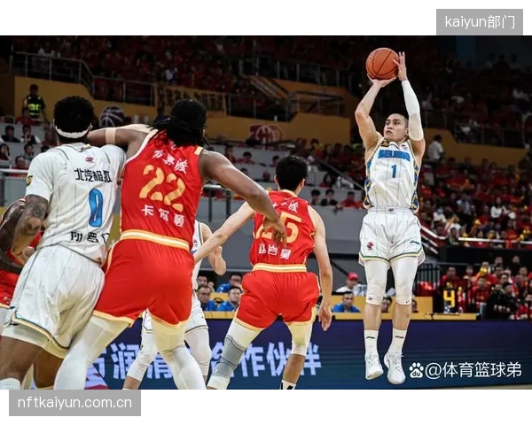 广厦队在总决赛次回合暴露组织混乱问题，过多的非受迫性失误成为惜败的关键。